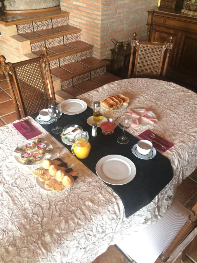 El Molino De La Hiedra Guest House Albeta Luaran gambar